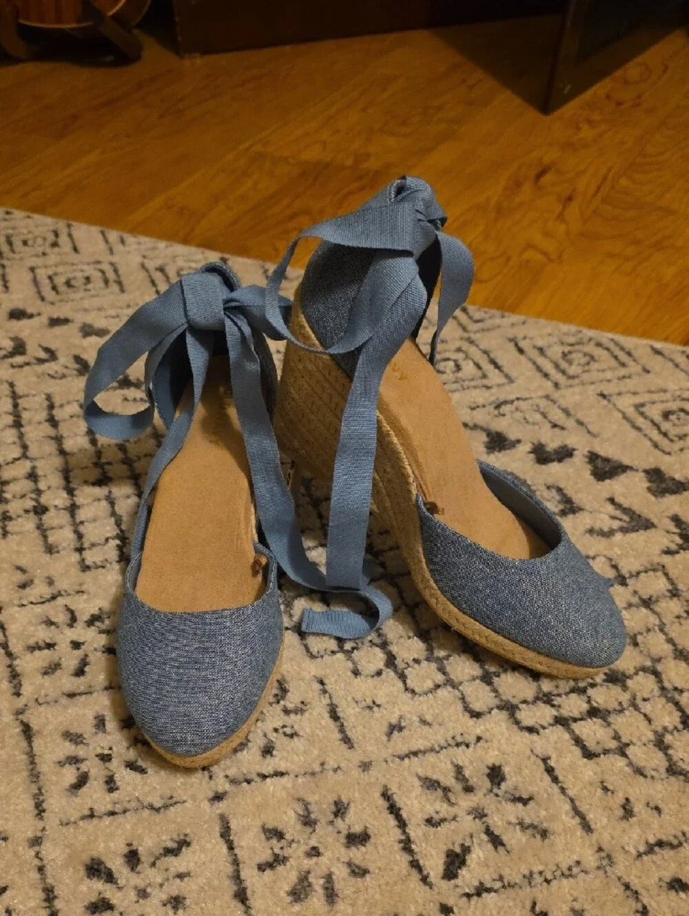 Old Navy Women’s Blue Wedge Sandals Ankle Tie, Size 6, NWOT